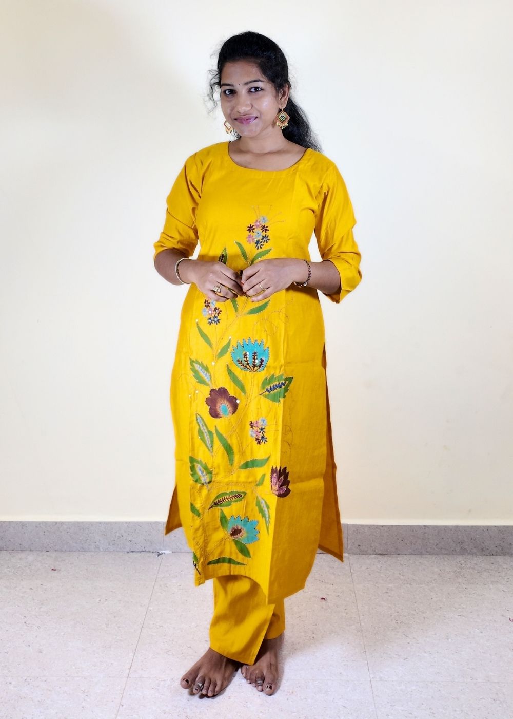 Women’s Yellow fully brush print Kurta Set