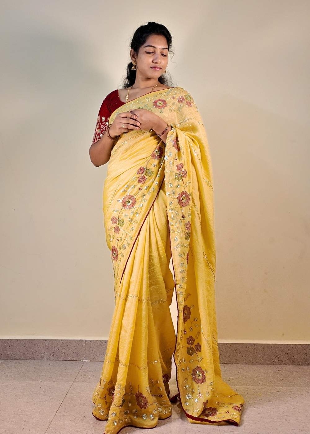 Crushed Organza Floral Kardhana and embroider Handwork Saree