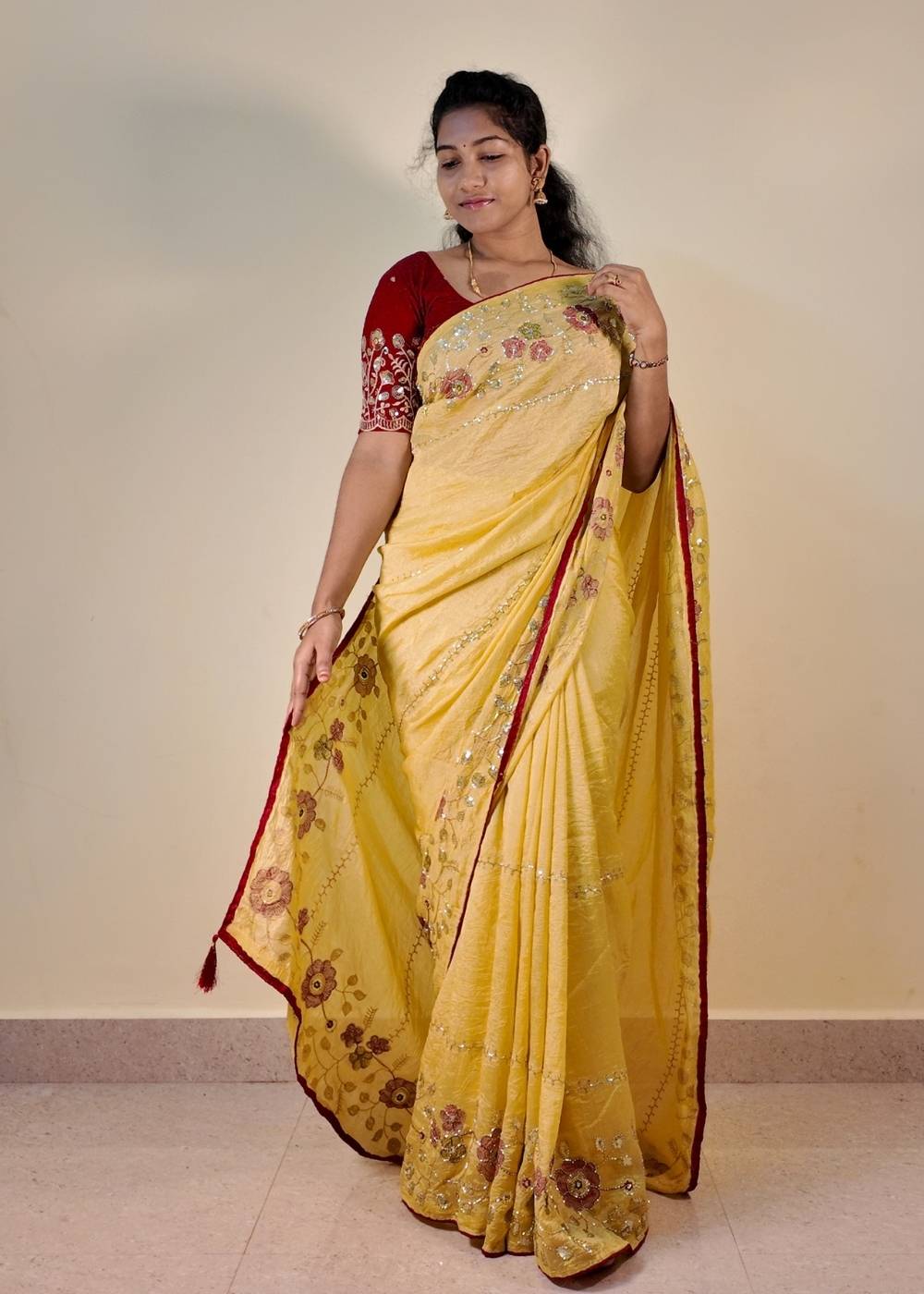 Crushed Organza Floral Kardhana and embroider Handwork Saree