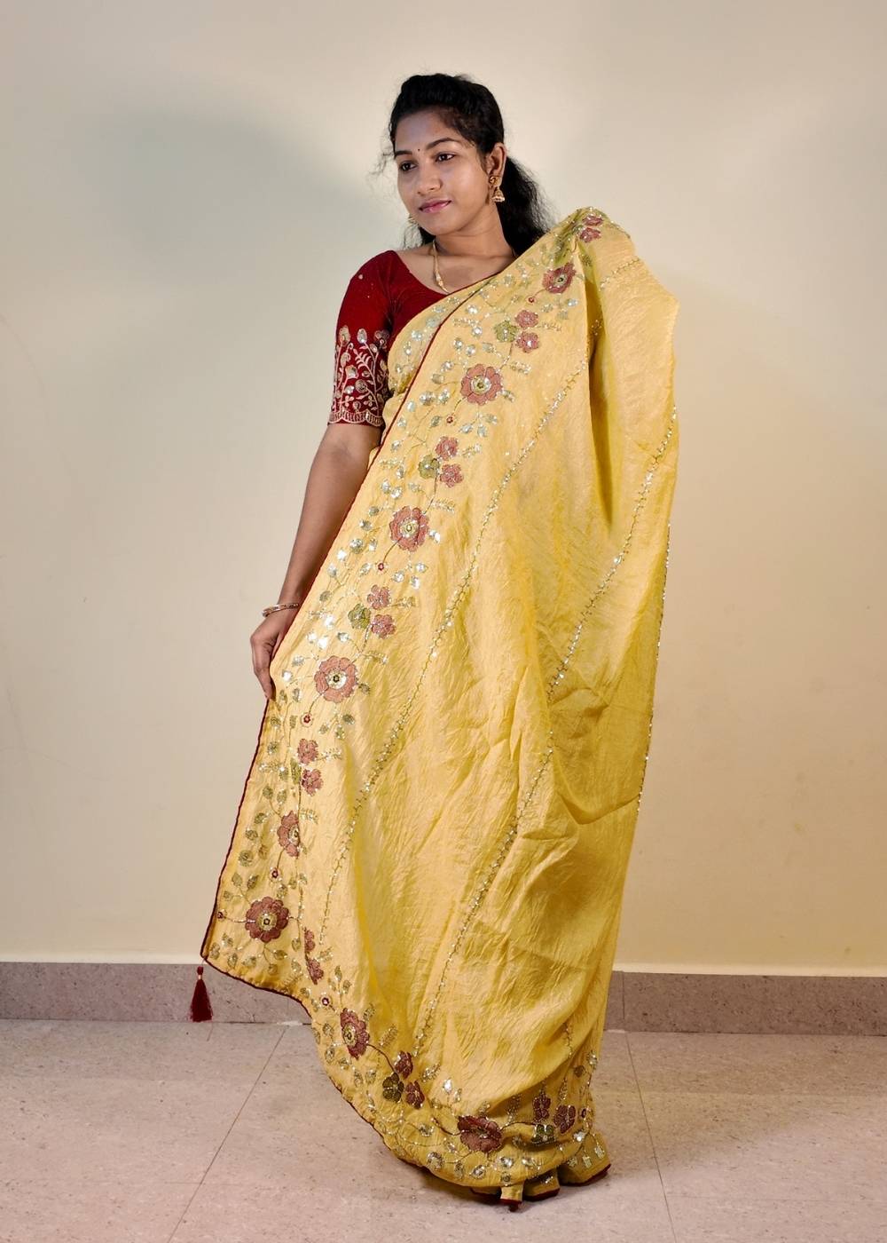 Crushed Organza Floral Kardhana and embroider Handwork Saree