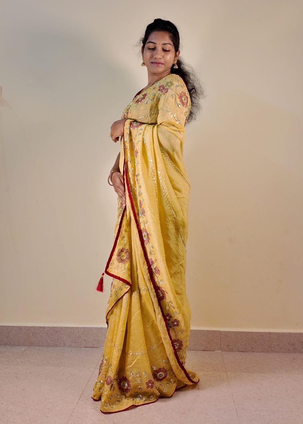 Crushed Organza Floral Kardhana and embroider Handwork Saree
